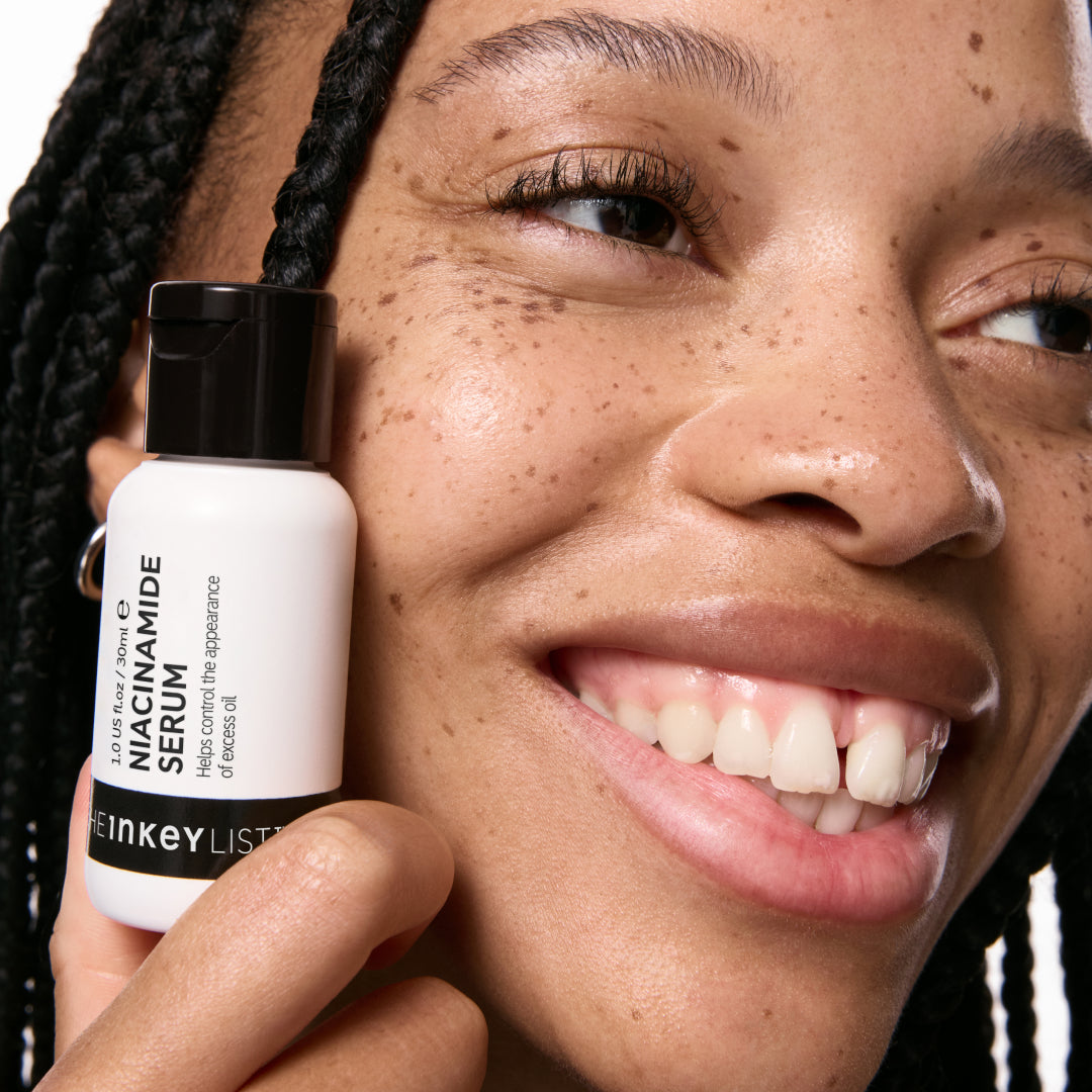 10-niacinamide-serum-duo-b1 Model01_d6be0920-41bd-4df2-8281-5a1face2e177.jpg